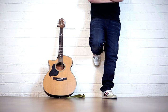 How to save money when buying musical instruments