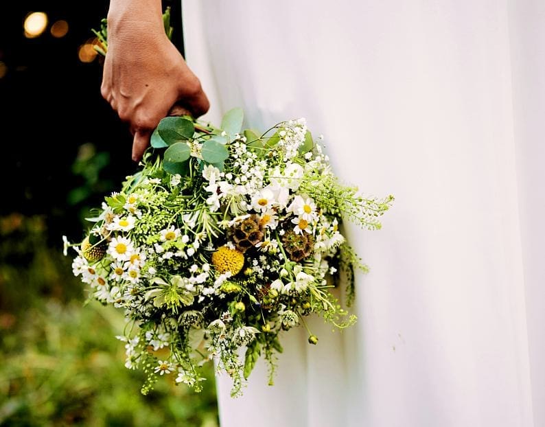 Green Is the New White: How Modern Couples Are Redefining Wedding Planning