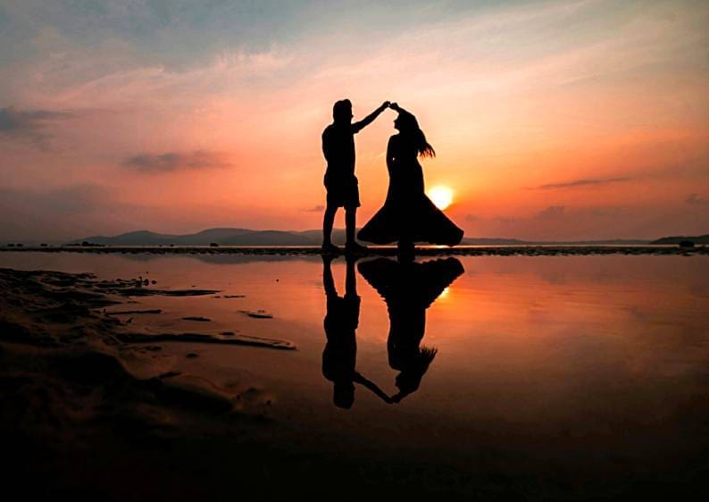 From Engagements to Weddings: Memorable Ways to Celebrate Relationship Milestones