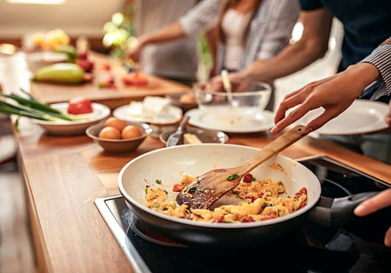 How to Simplify Your Kitchen Routine with Smart Tools